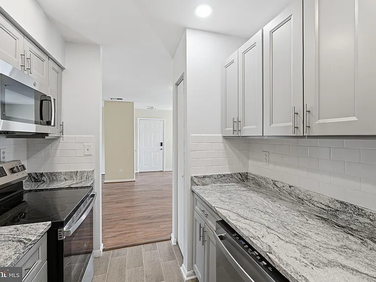 13408 Shady Knoll Dr #308 — Photo 5