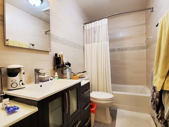 5th image of 2844 W 22nd St