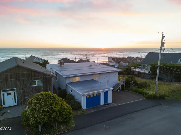 6345 NE Mast Ave, Lincoln City, OR 97367