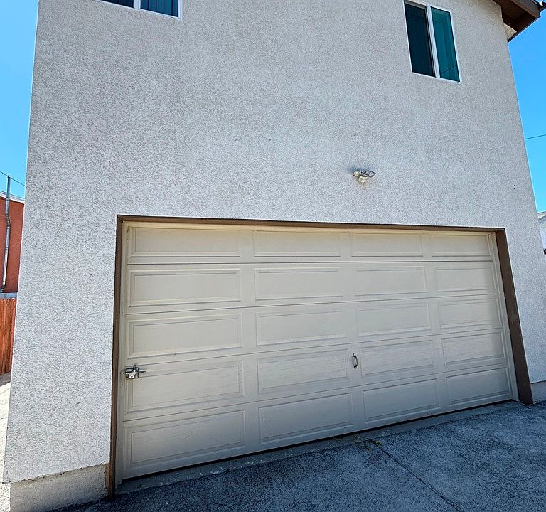 1st image of 3311 W 66th Pl