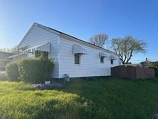 1st image of 2154 Beatrice St