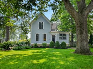 226 N Van Buren St, Batavia, IL 60510