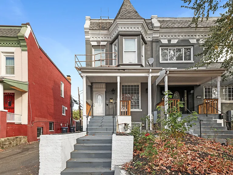 1377 Quincy St NW — Photo 1