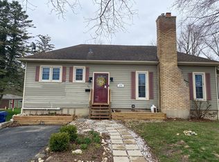 221 La Fox River Dr, Algonquin, IL 60102