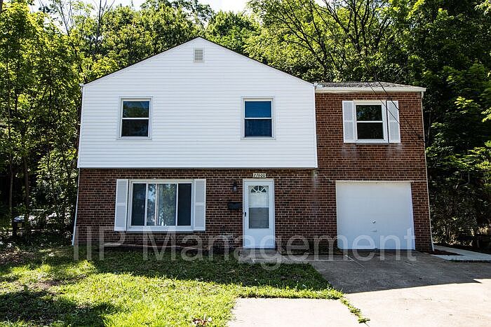 1st image of 27600 Tremaine Dr