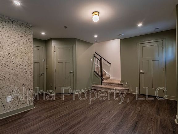 4th image of 120 Rollins Ave