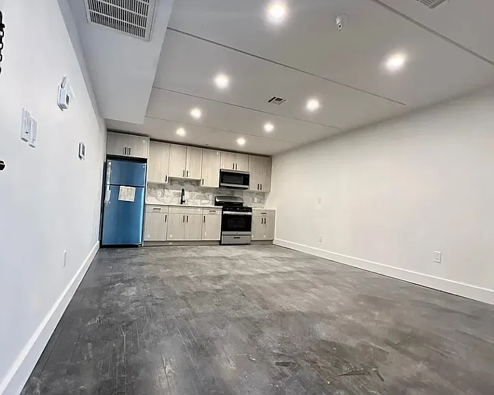 69 Jackson St #R2 — Photo 1