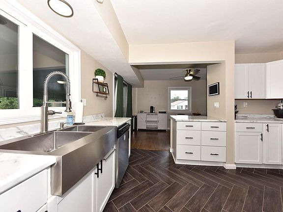 5th image of 6100 W Hustis STREET