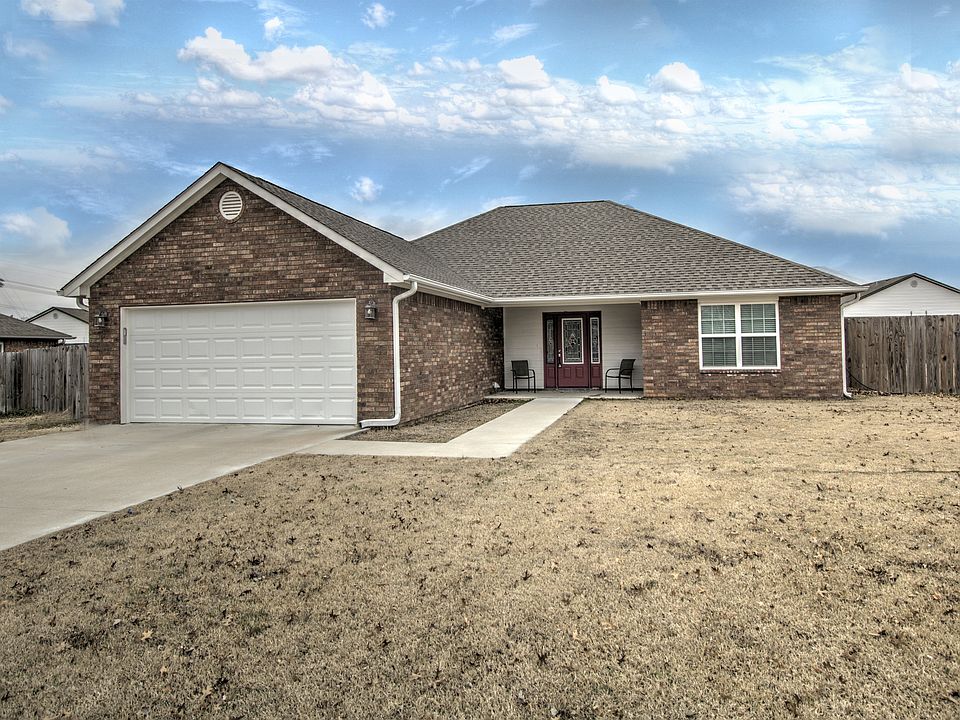 1st image of 109 Chukker Dr