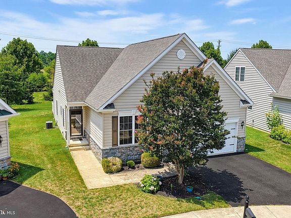 2nd image of 74 Felix View Ct