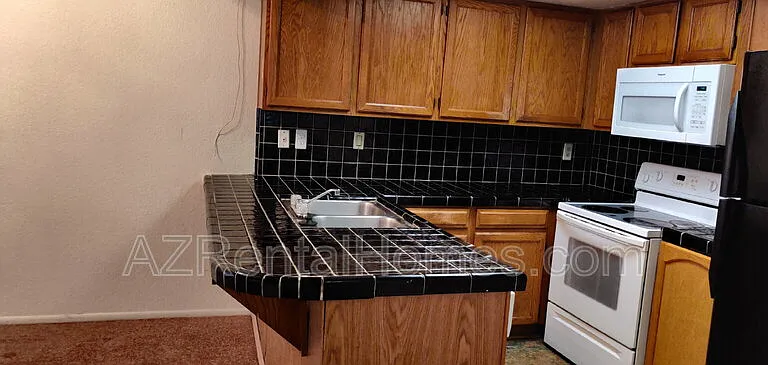819 N College Ave #I122 — Photo 6