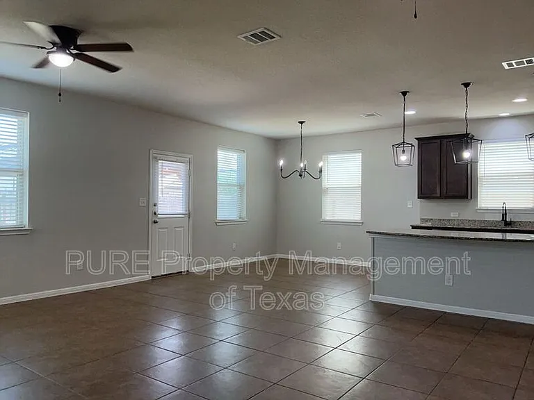 161 Nogalito Way — Photo 13