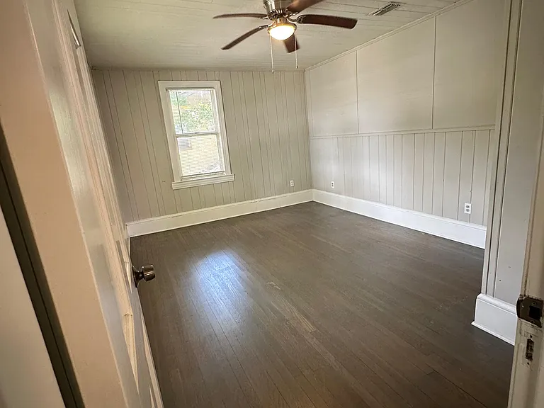 2114 Schumacher Ave #1 — Photo 9