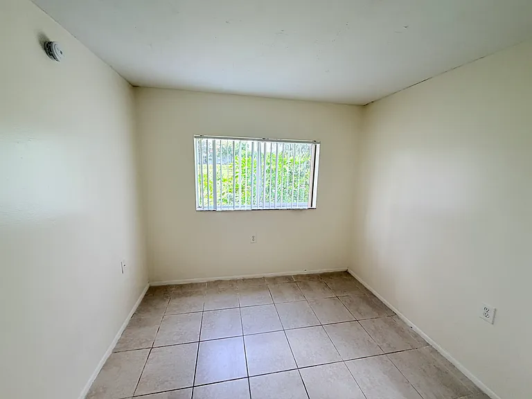 1101 N Benoist Farms Rd #106 — Photo 8
