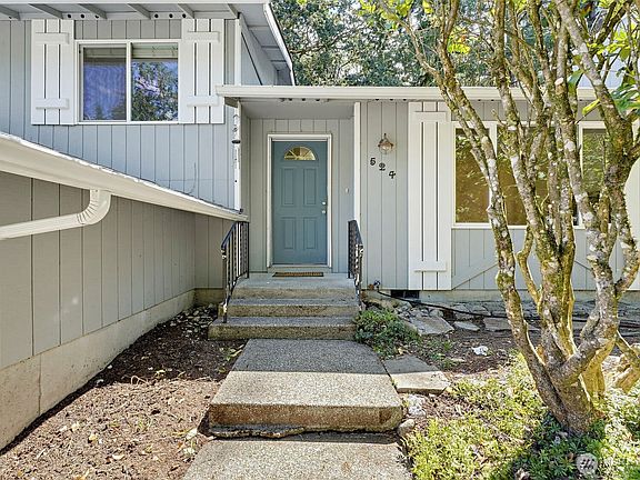 3rd image of 524 Choker Ct SE
