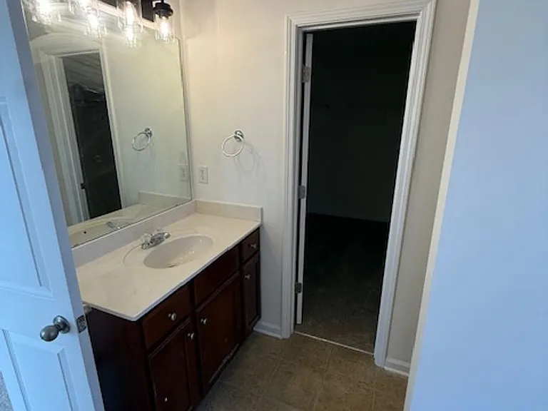 6423 Hermsley Rd — Photo 16