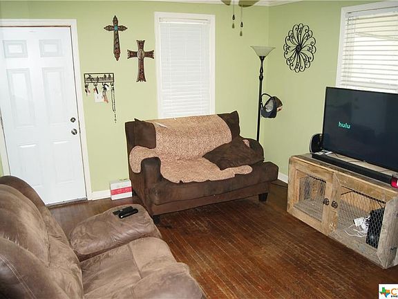 4th image of 208 Nieman St