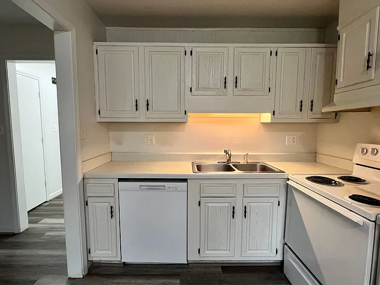 Stone Ridge Apartments- Convenient Location — Photo 40