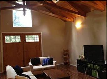 4th image of 18105 Olympic View Dr