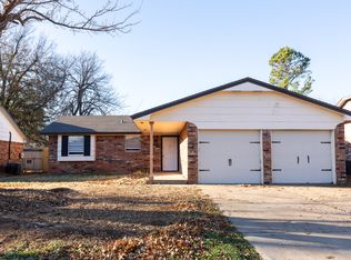 516 Larkspur Ln, Edmond, OK 73003