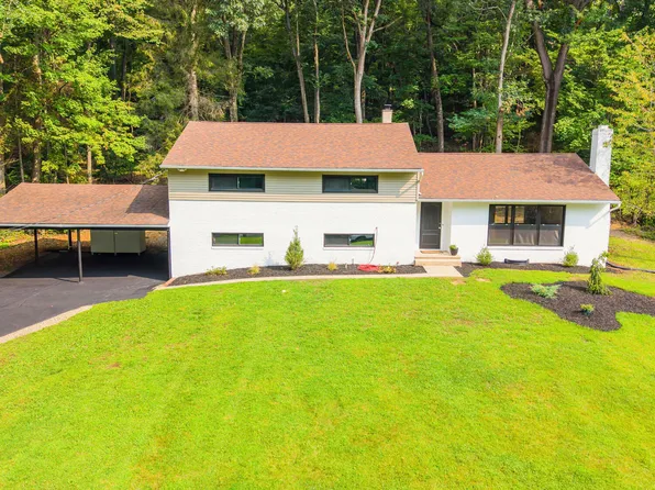 43 Red Oak Dr, Danville, PA 17821