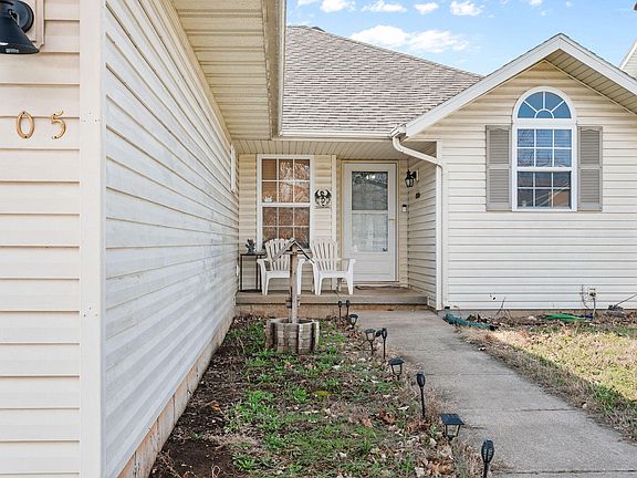 4th image of 705 N Jonathan Avenue