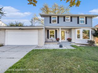 5434 Amber Dr, East Lansing, MI