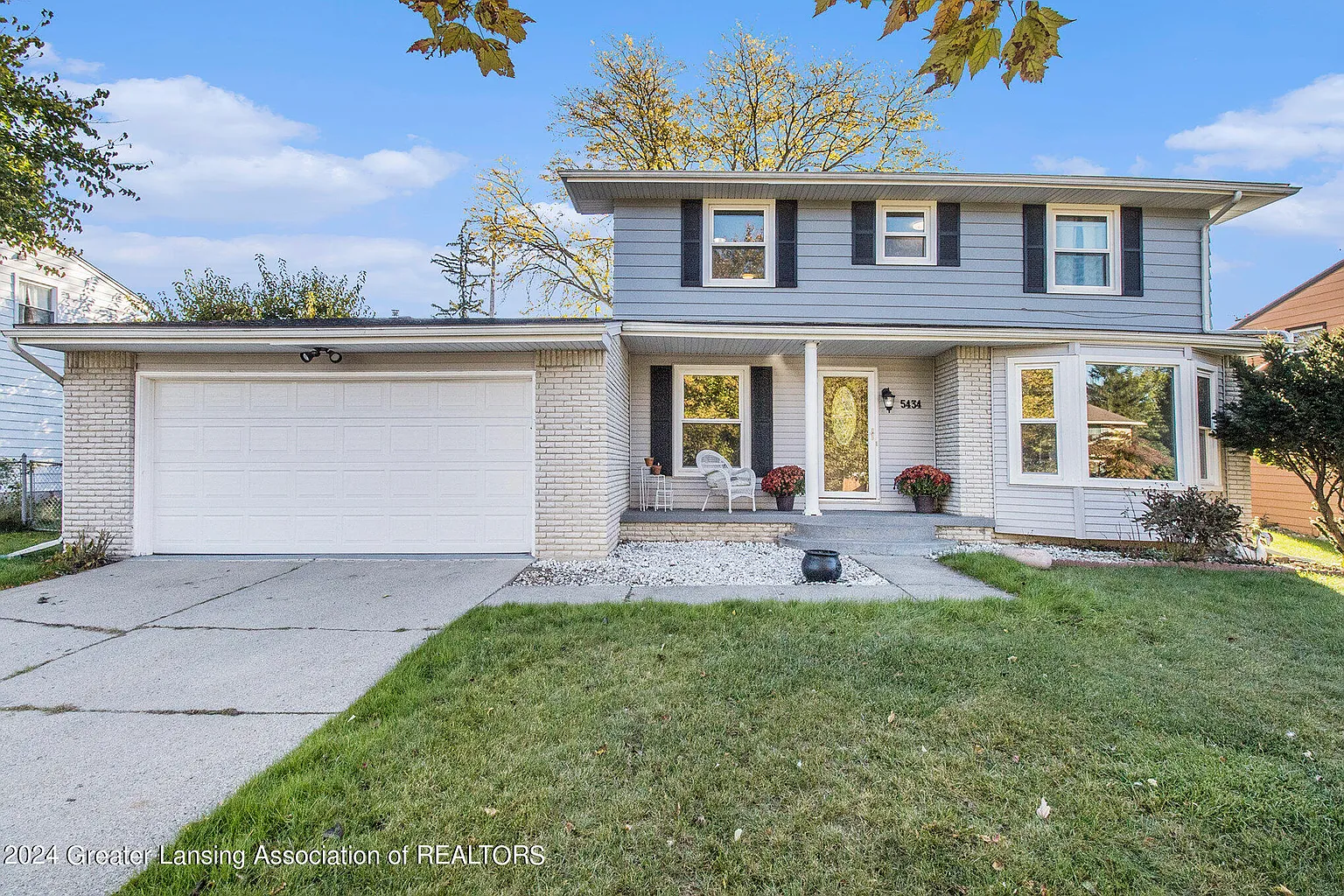 5434 Amber Dr photo 1