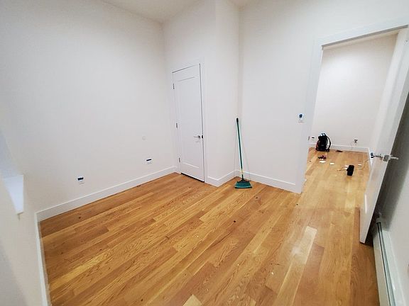 5th image of 346 Malcolm X Blvd #1R