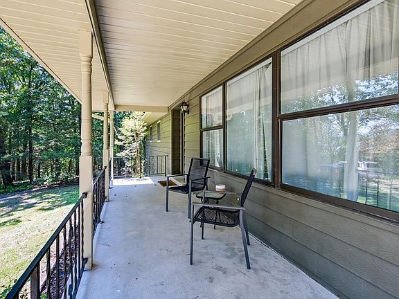 4th image of 109 Ivy Ln