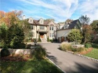 13 Breezeknoll Dr, Westfield, NJ 07090