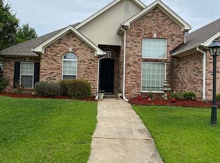 107 Oak Meadow Dr, Clinton, MS 39056