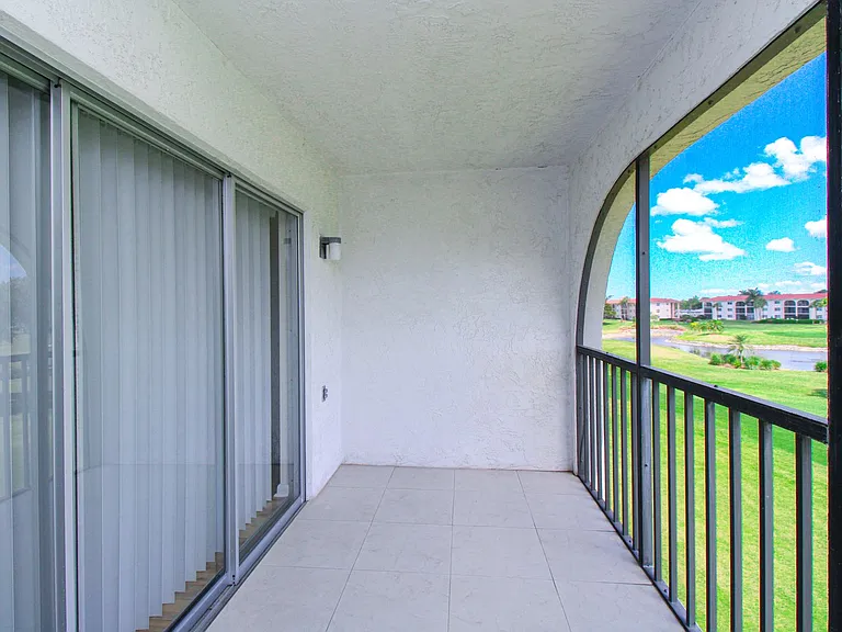 41 High Point Cir S #303 — Photo 8