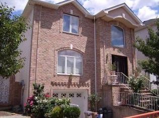 160 Covington Cir, Staten Island, NY 10312