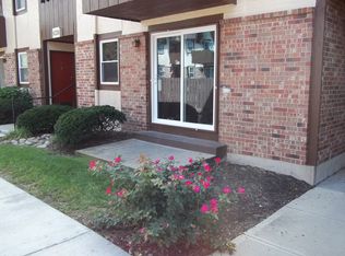 6226 Robinson St APT 2, Overland Park, KS 66202