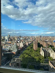 Rented by R New York