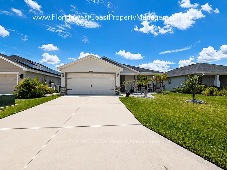 6604 166th Pl E — Photo 1