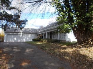 725 Holt Rd, Webster, NY 14580