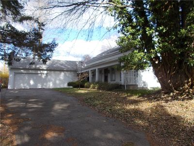 725 Holt Rd, Webster, NY, 14580