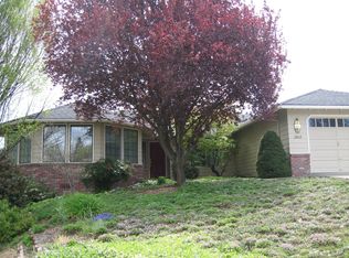 2860 Pinecrest Ct, Medford, OR