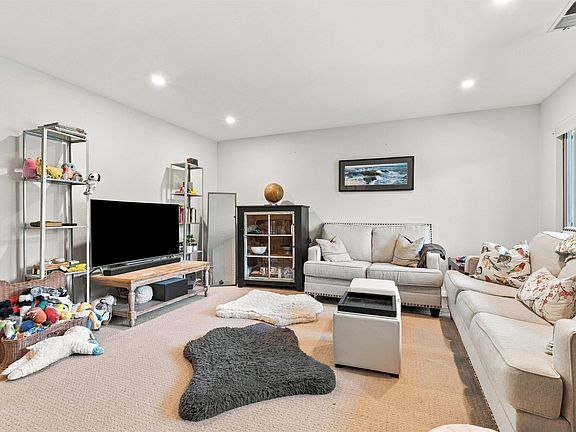 4th image of 3349 Solomon Ln