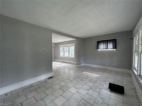 2nd image of 10535 Garfield Ave