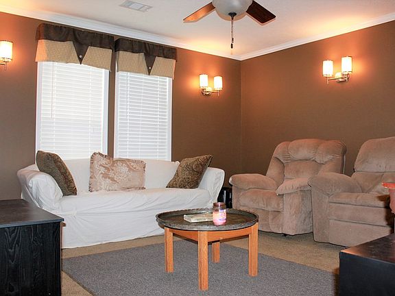 4th image of 4507 Benton Dr