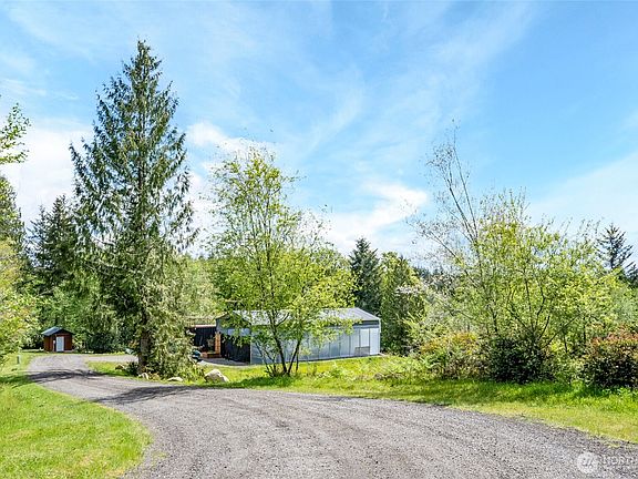 3rd image of 770 E April Avenue
