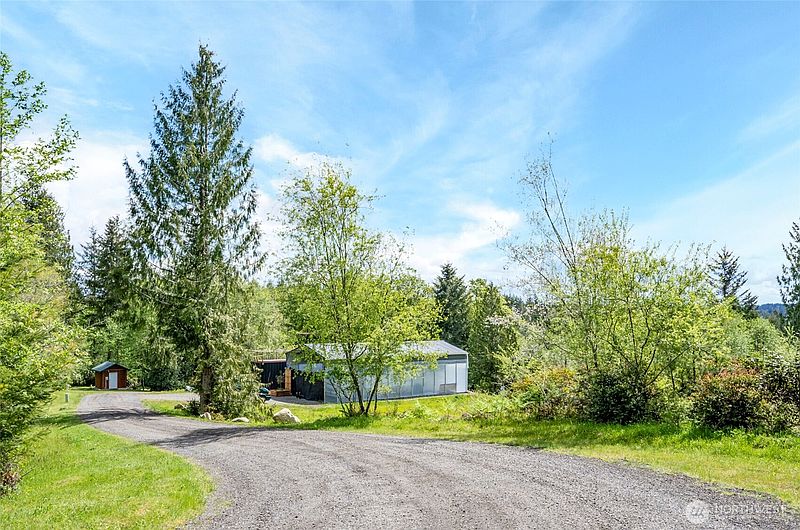 3rd image of 770 E April Avenue