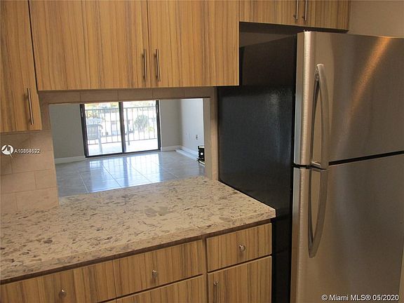 2nd image of 920 NE 169th St APT 507