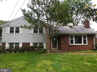 14712 Lock Dr, Centreville, VA 20120