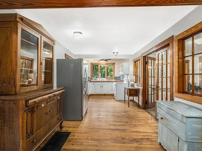 58 Violet St — Photo 11