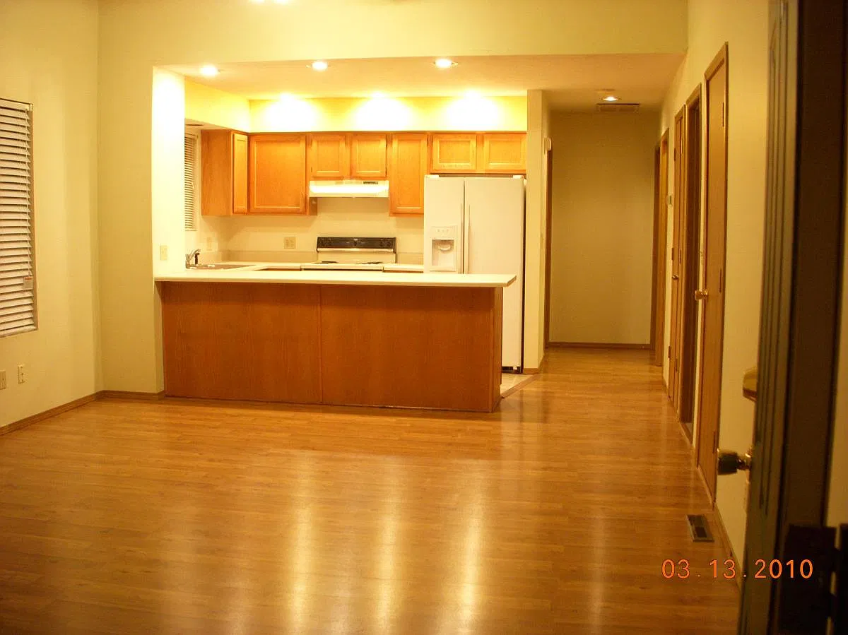 3 bed, 1800 sqft, $1,195 — Photo 1