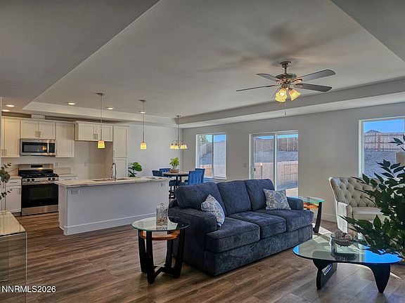5th image of 326 Valley Dr
